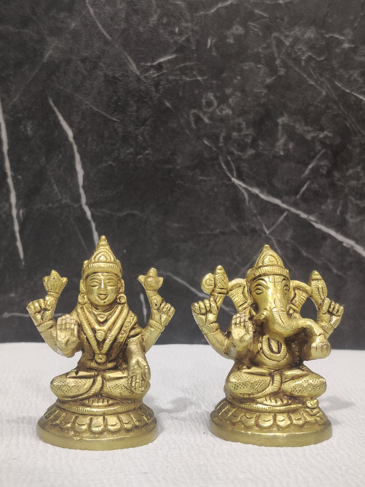 Divine Duo: Ganesha & Lakshmi Murti