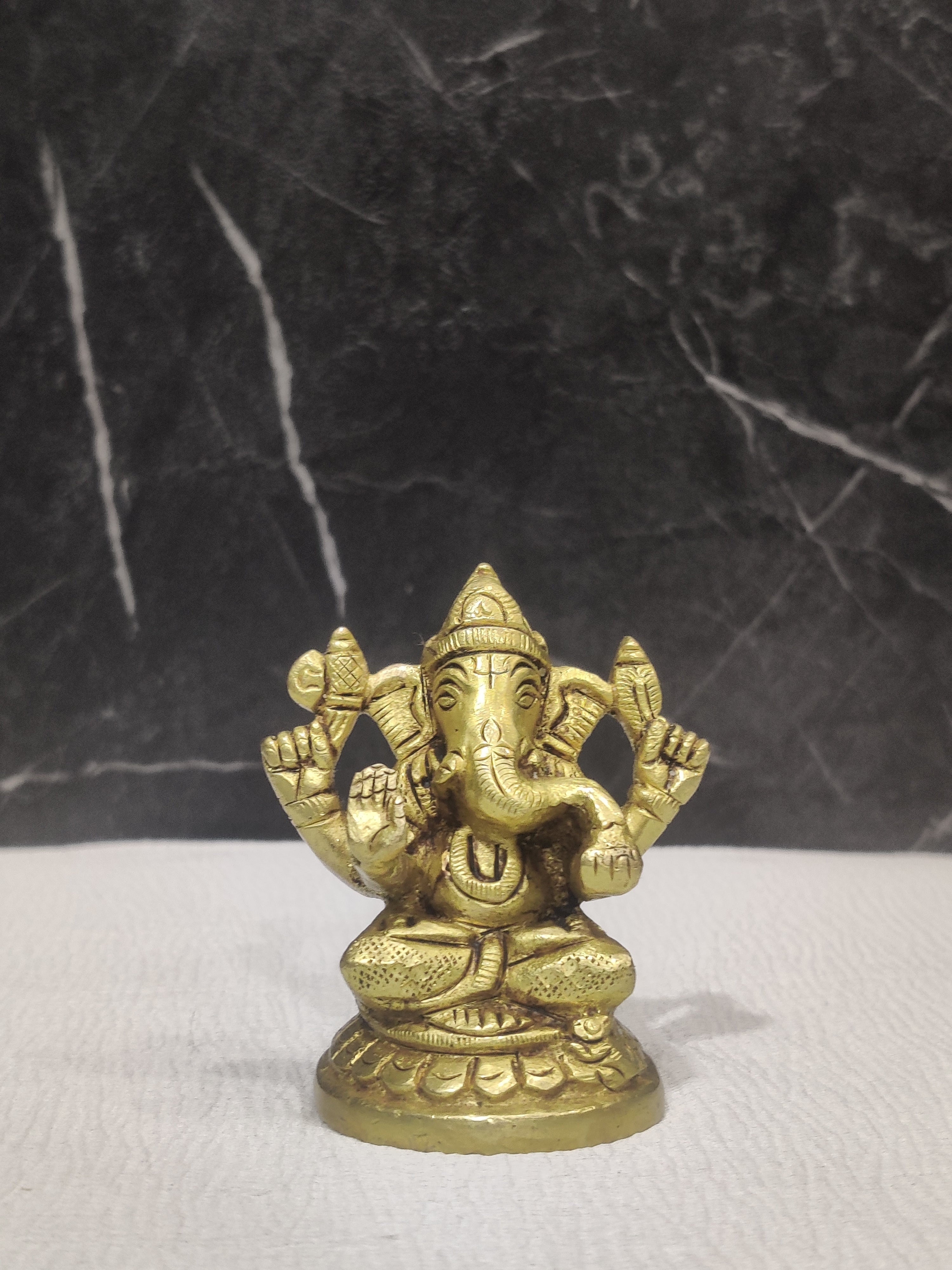 Divine Duo: Ganesha & Lakshmi Murti