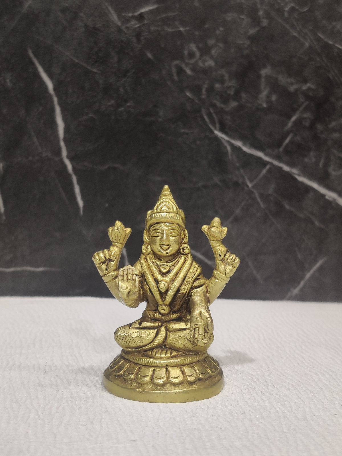 Divine Duo: Ganesha & Lakshmi Murti